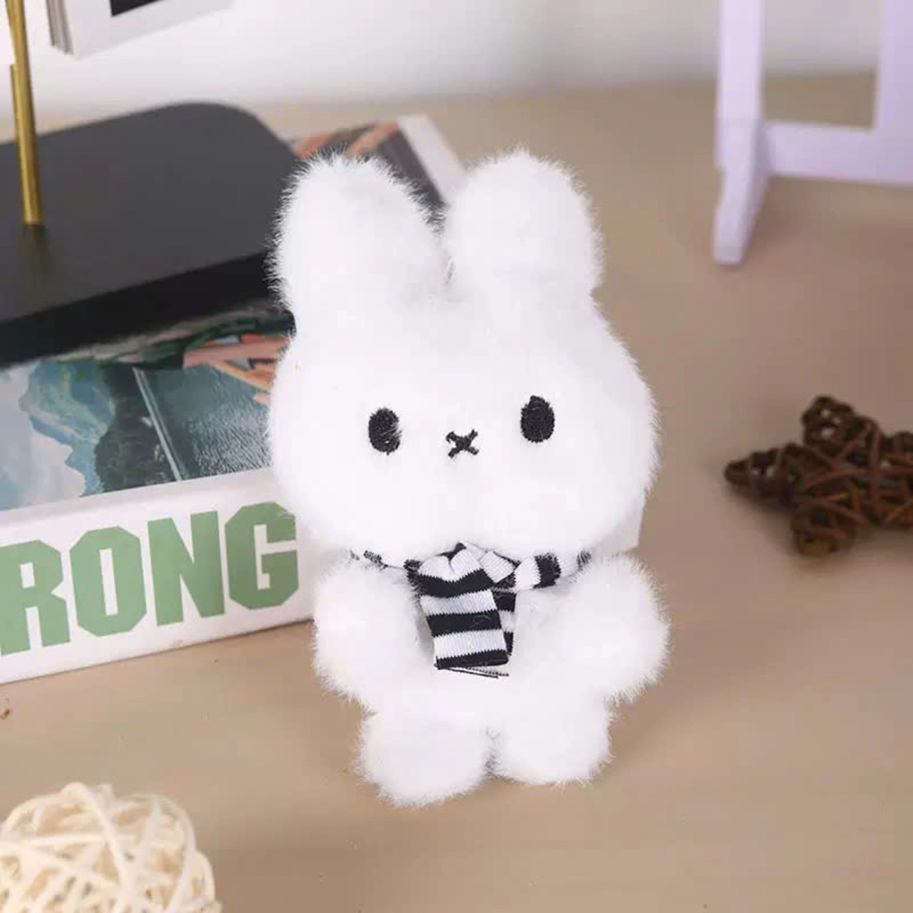 Móc Khóa Charm Cunbag Thỏ Bông Xù Phụ Kiện Treo Balo Túi Xách Phối Khăn Len Kẻ Sọc PK051