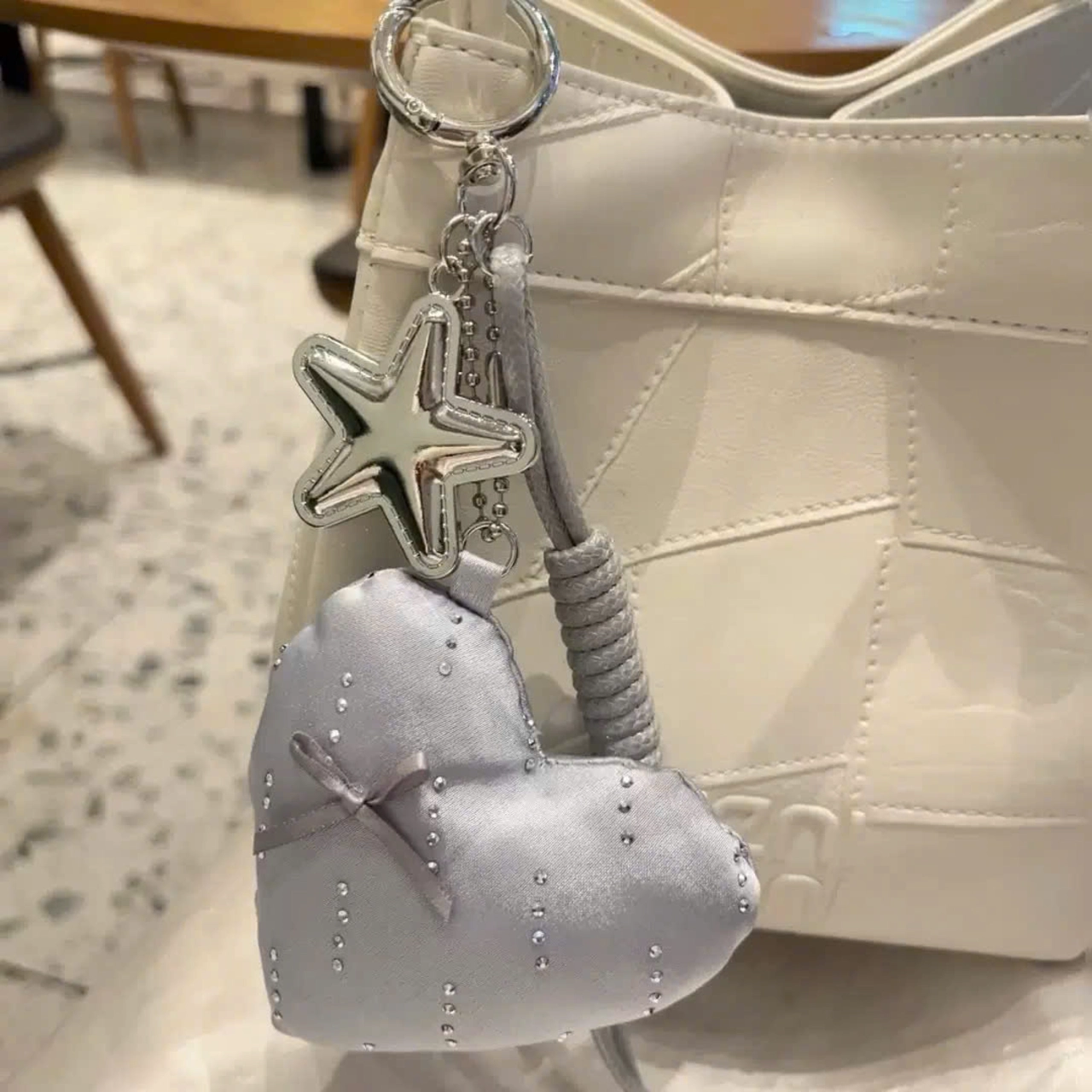 [Độc Quyền TikTok Shop] Charm Treo Túi Cunbag Hình Trái Tim Móc Khóa Cặp Sách Học Sinh Nhỏ Gọn Tiện Lợi Đẹp PK047