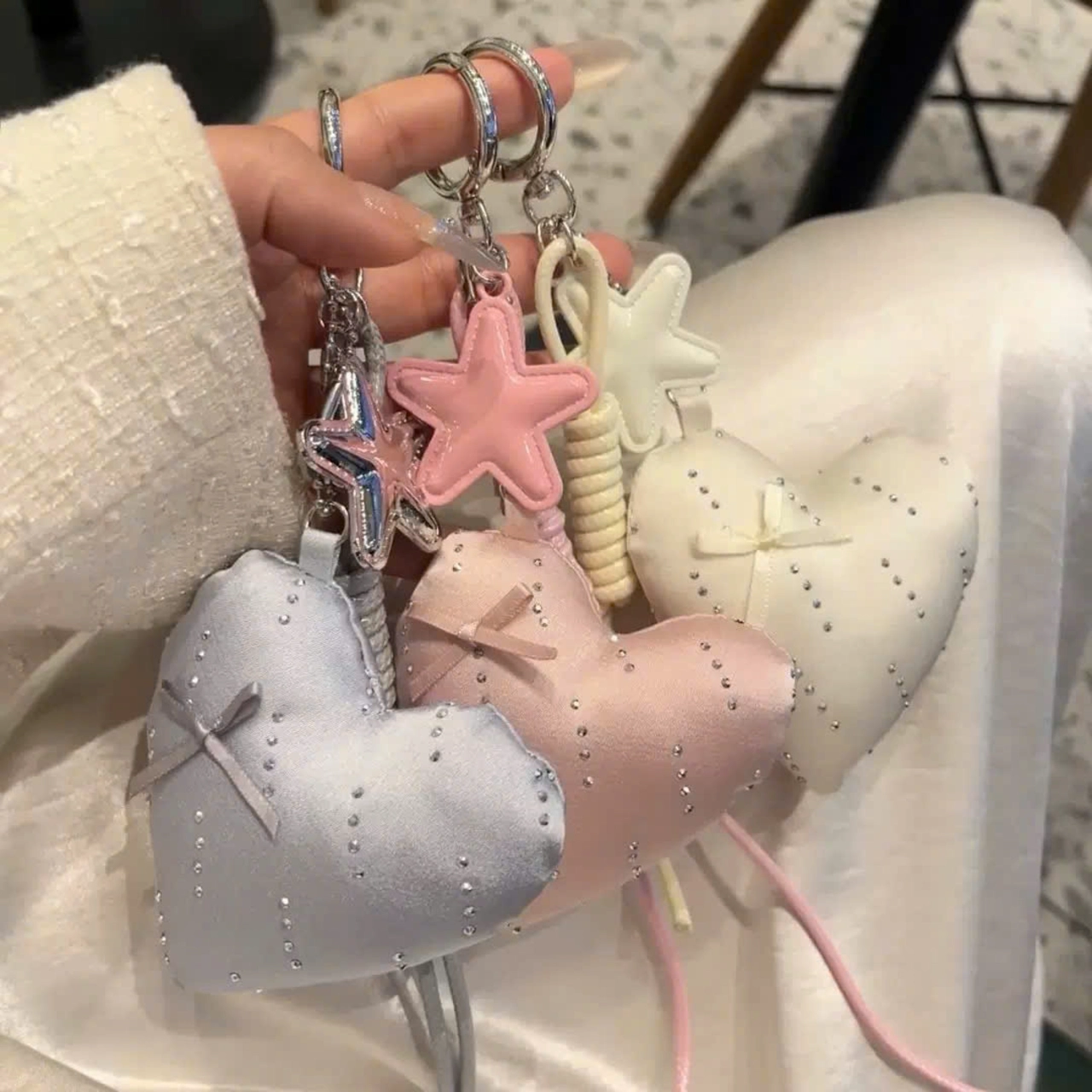[Độc Quyền TikTok Shop] Charm Treo Túi Cunbag Hình Trái Tim Móc Khóa Cặp Sách Học Sinh Nhỏ Gọn Tiện Lợi Đẹp PK047