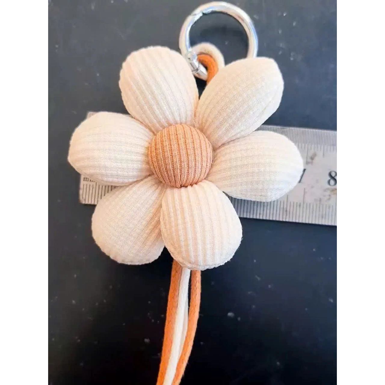Móc Khóa Hoa Cúc Vải Tăm Cunbag Charm Treo Túi Xách Hình Bông Hoa Phối Hạt Gỗ Vintage PK049