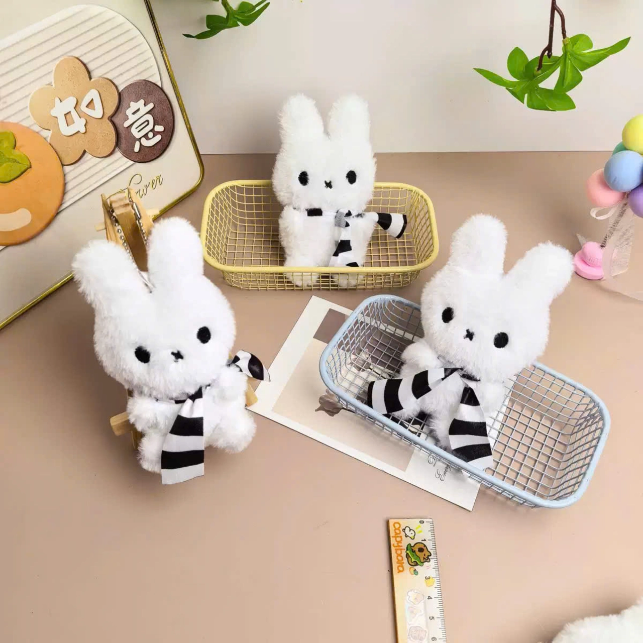 Móc Khóa Charm Cunbag Thỏ Bông Xù Phụ Kiện Treo Balo Túi Xách Phối Khăn Len Kẻ Sọc PK051