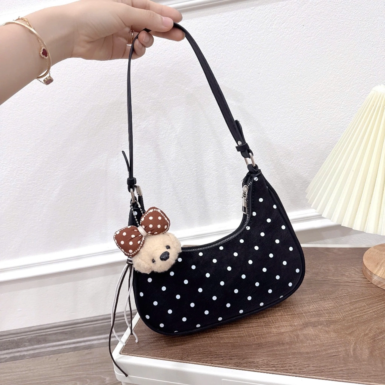 (Tặng Charm Gấu) Túi Xách Nữ Cunbag Hobo Bo Cong Sành Điệu Da Mềm Họa Tiết Bi Nhỏ Dạo Phố CUN781