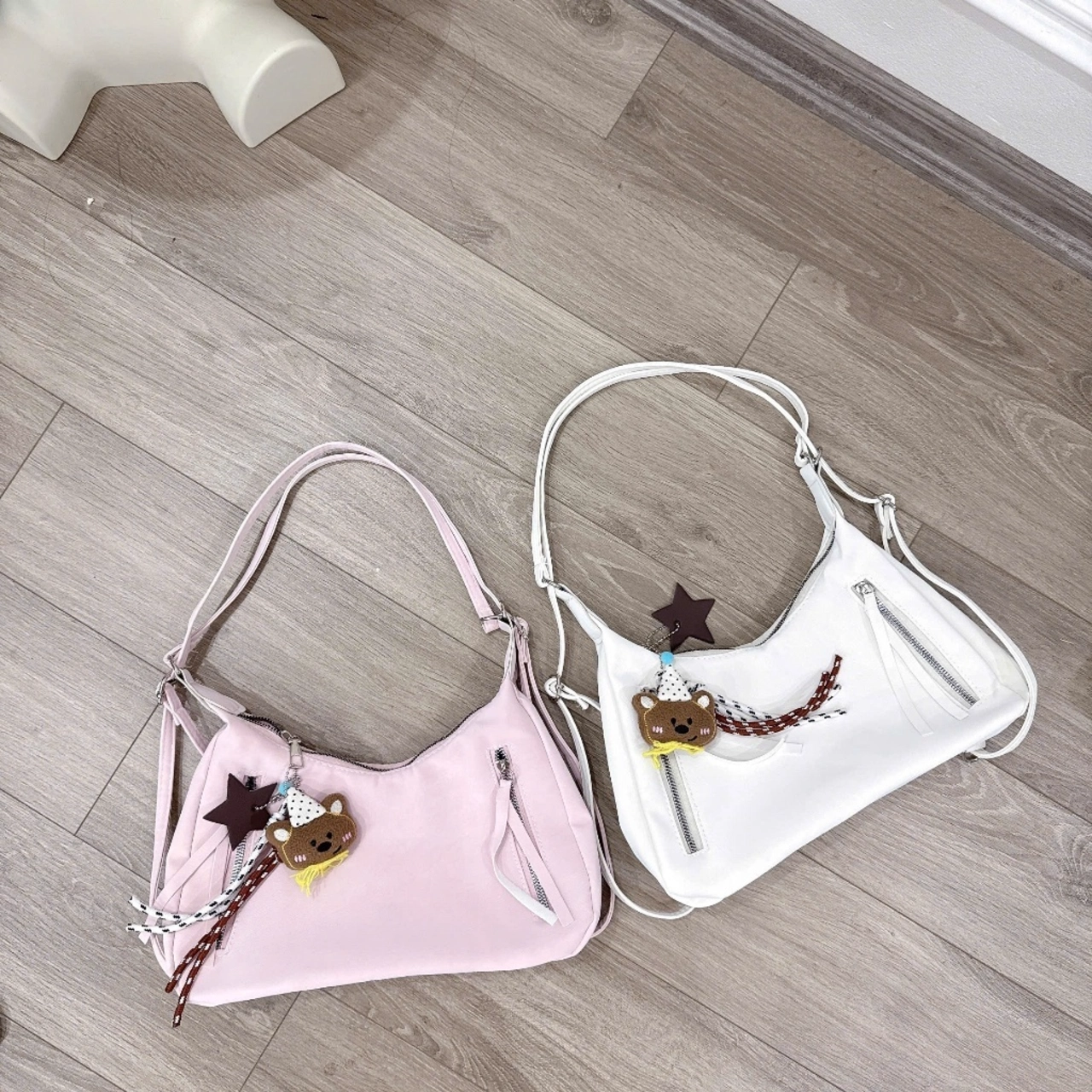 (Tặng Kèm Charm) Túi Xách Nữ Cunbag Dáng Bán Nguyệt Phối Ngăn Zipper Hàn Quốc CUN844