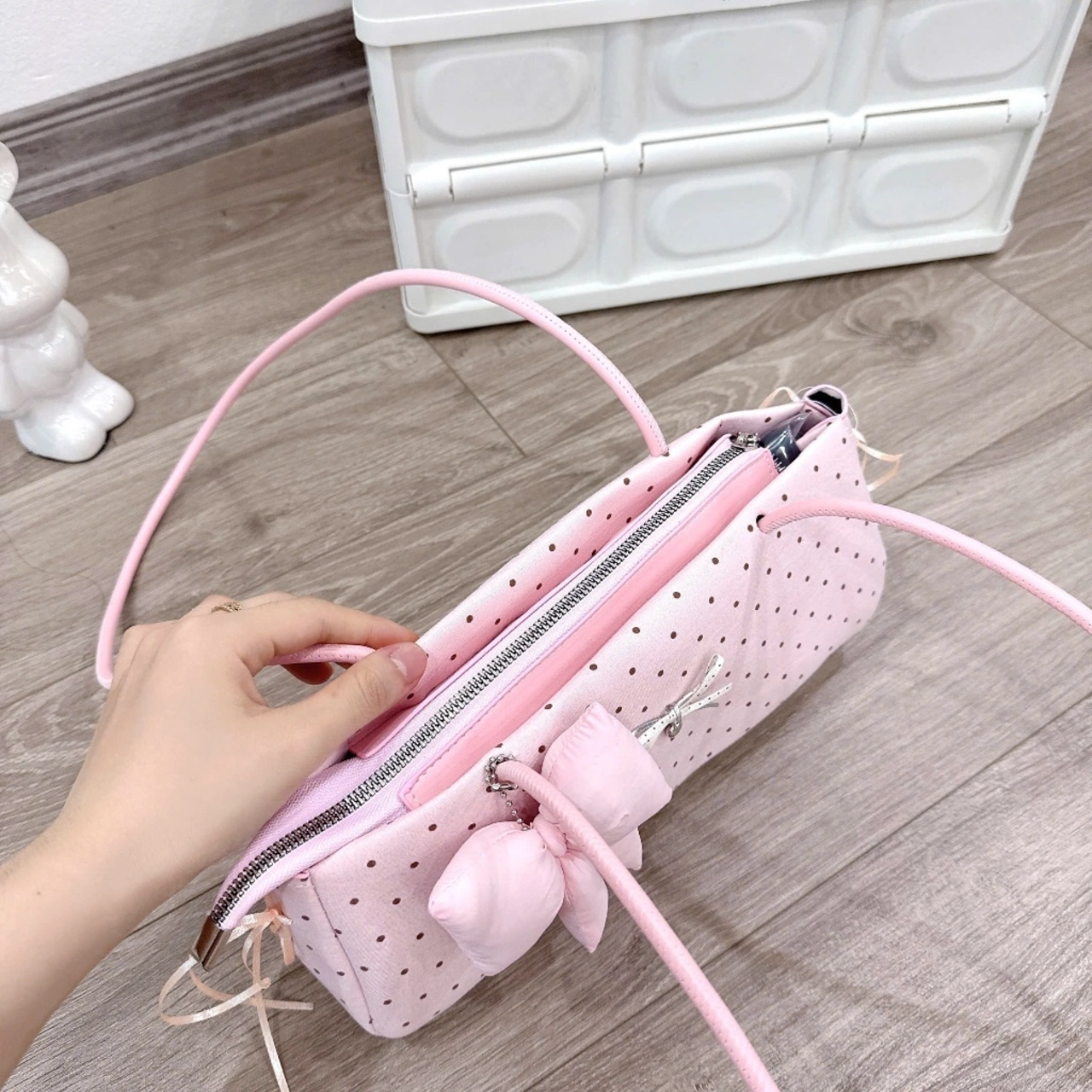 (Tặng Charm Nơ) Túi Xách Nữ Cunbag Baguette Chấm Bi Túi Kẹp Nách Coquette Đính Nơ Vải CUN698