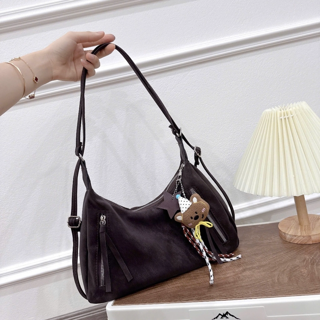 (Tặng Kèm Charm) Túi Xách Nữ Cunbag Dáng Bán Nguyệt Phối Ngăn Zipper Hàn Quốc CUN844
