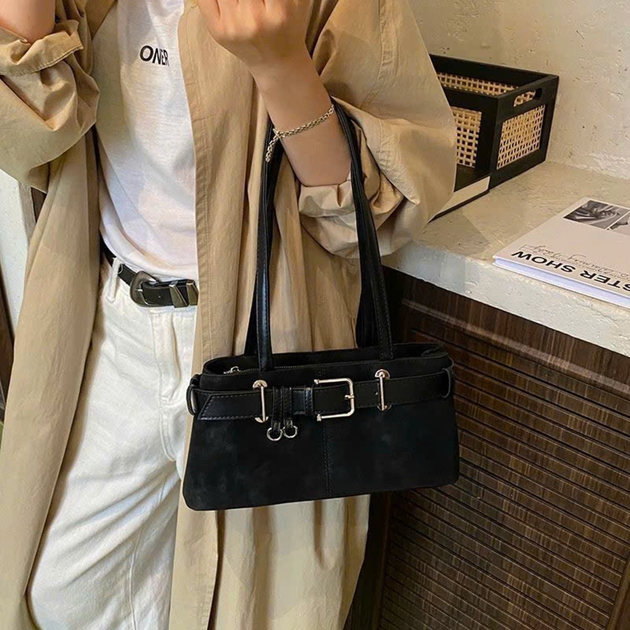 Túi Đeo Vai CUNBAG - Chất Da Lộn Cao Cấp Phối Đai Khóa Cá Tính Phong Cách Vintage Retro Đi Chơi Đi Làm CUN082