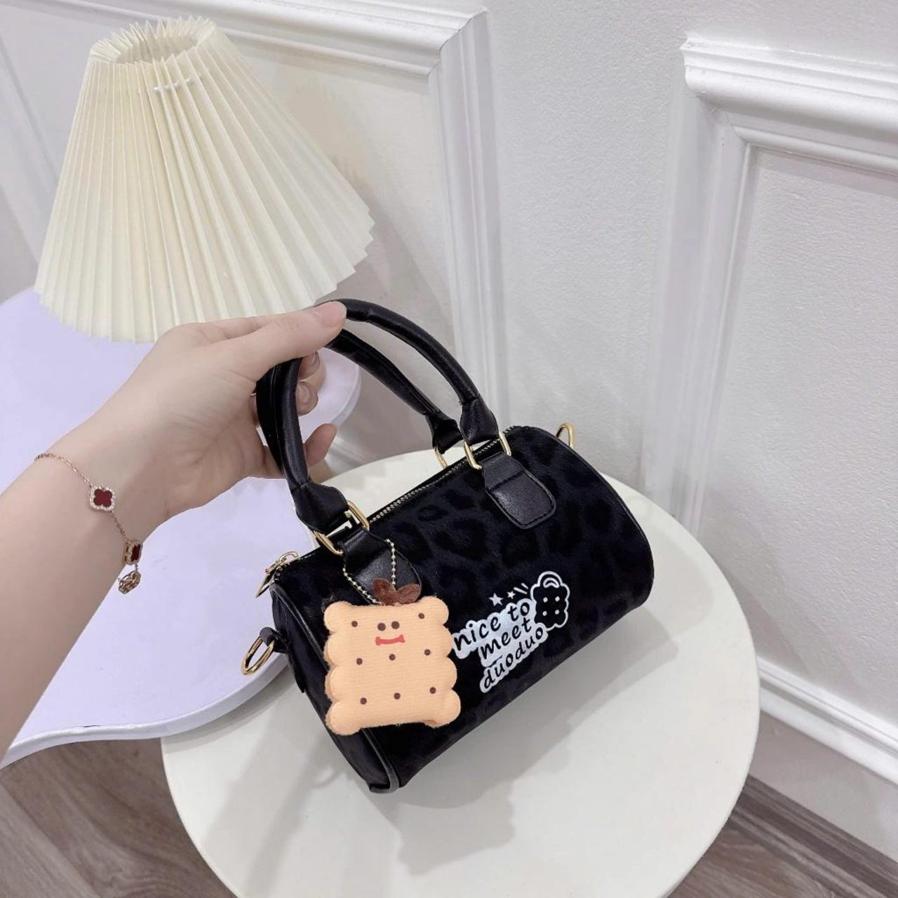 (Tặng Móc Xinh) Túi Xách Nữ Cunbag Dáng Trống Da Hoạ Tiết Vân Báo CUN062