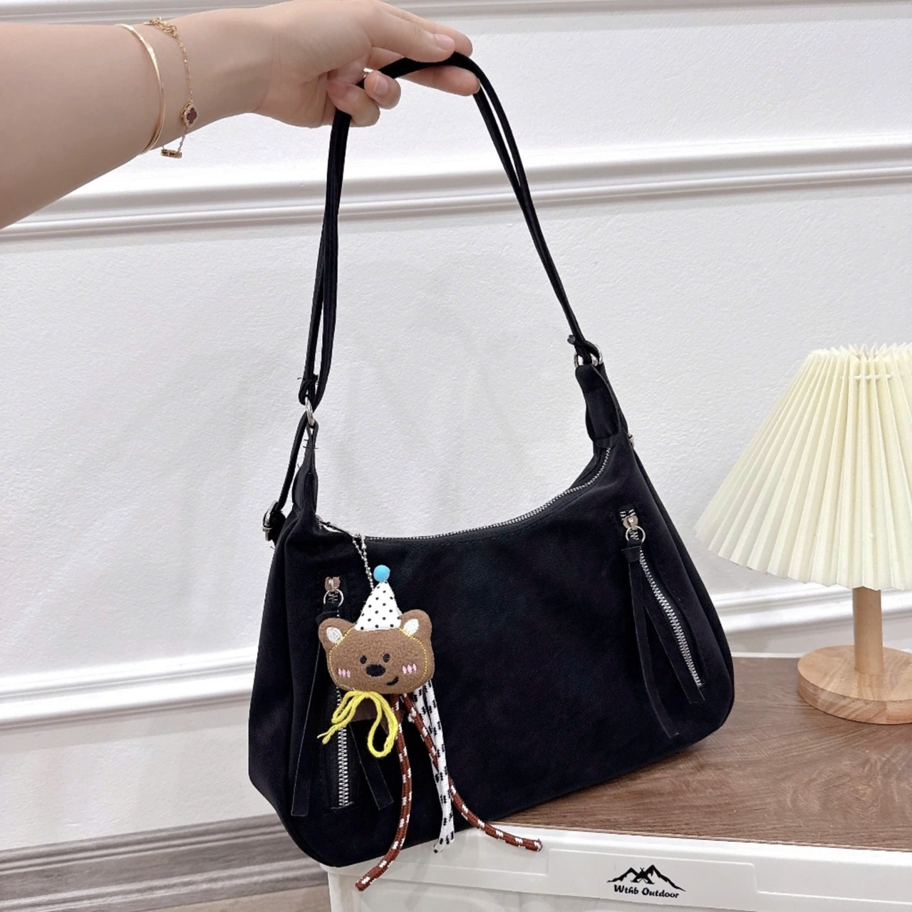 (Tặng Kèm Charm) Túi Xách Nữ Cunbag Dáng Bán Nguyệt Phối Ngăn Zipper Hàn Quốc CUN844