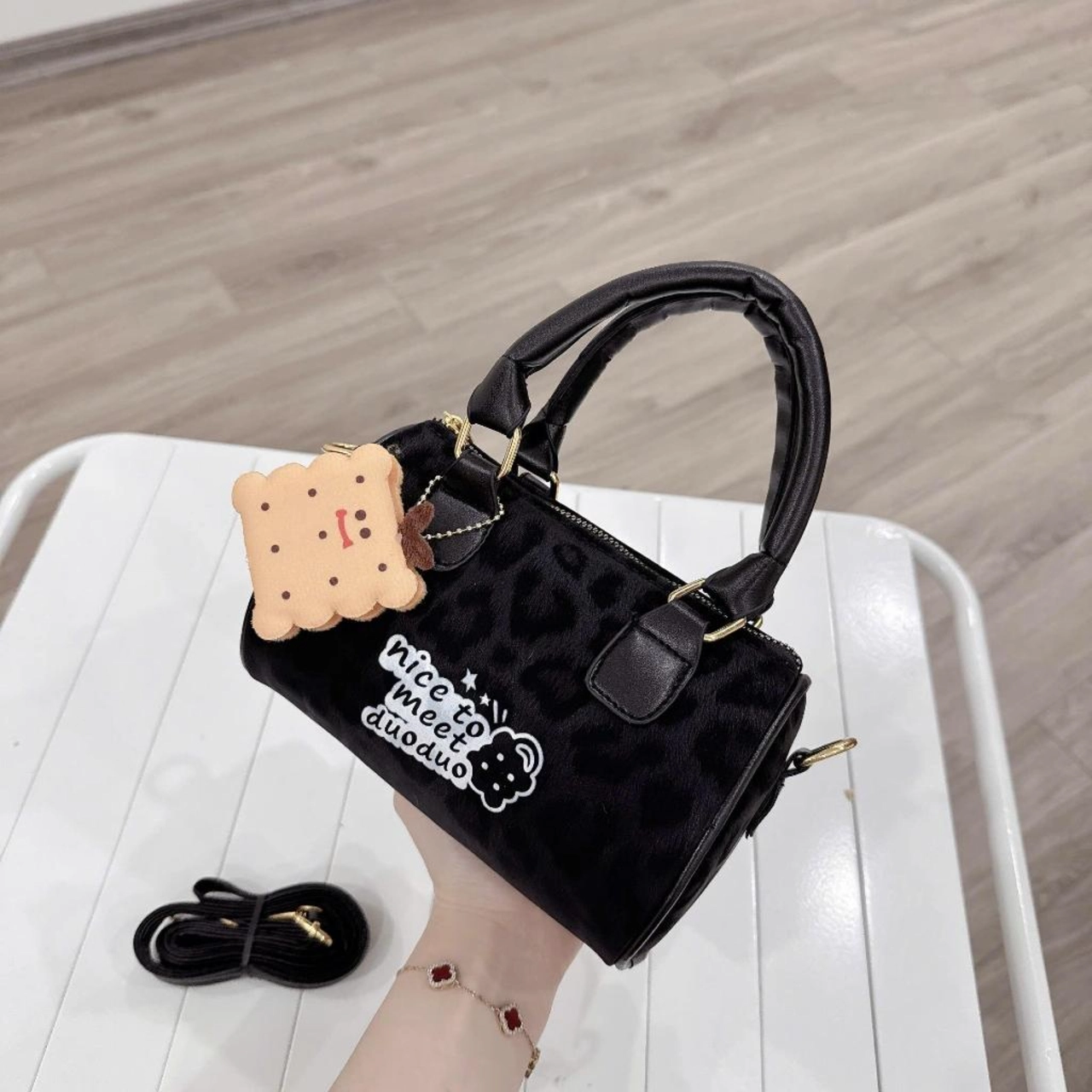 (Tặng Móc Xinh) Túi Xách Nữ Cunbag Dáng Trống Da Hoạ Tiết Vân Báo CUN062