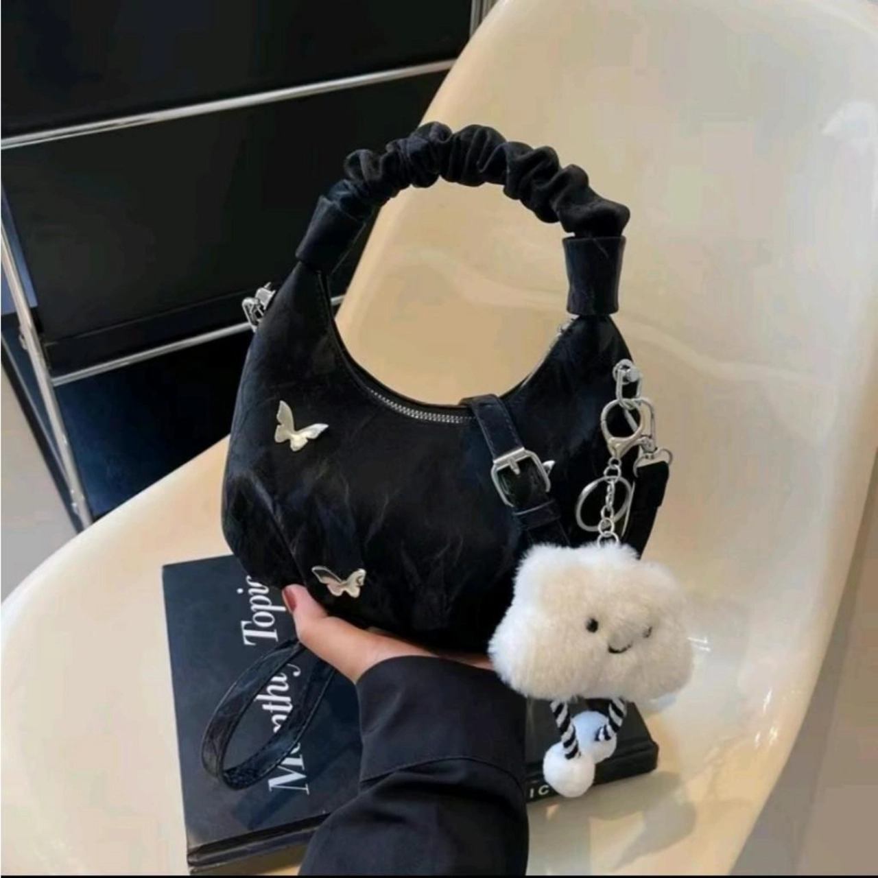 [TẶNG CHARM MÂY] Túi Xách Nữ Quai Rúm Đính Phụ Kiện Xinh Sắn Cầm Tay Đeo Chéo Kèm Móc Khoá Mây Bag Da Kem CUN444