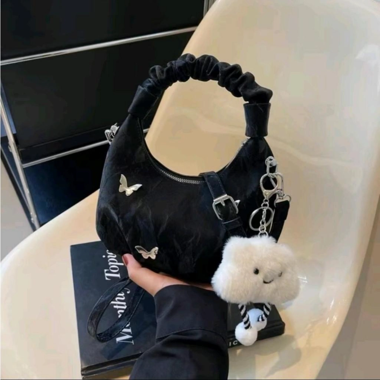 [TẶNG CHARM MÂY] Túi Xách Nữ Quai Rúm Đính Phụ Kiện Xinh Sắn Cầm Tay Đeo Chéo Kèm Móc Khoá Mây Bag Da Kem CUN444