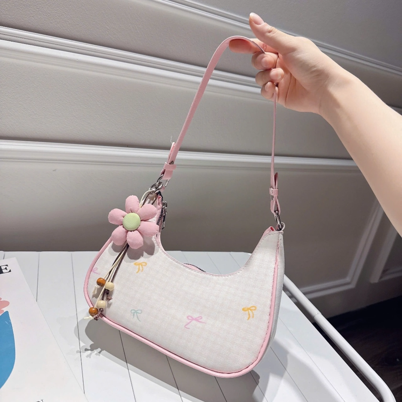 Túi Xách Nữ Cunbag Đeo Vai Caro Nhỏ Đính Hoa Vải Phong Cách Hàn Quốc Khóa Kéo Tiện Lợi CUN207