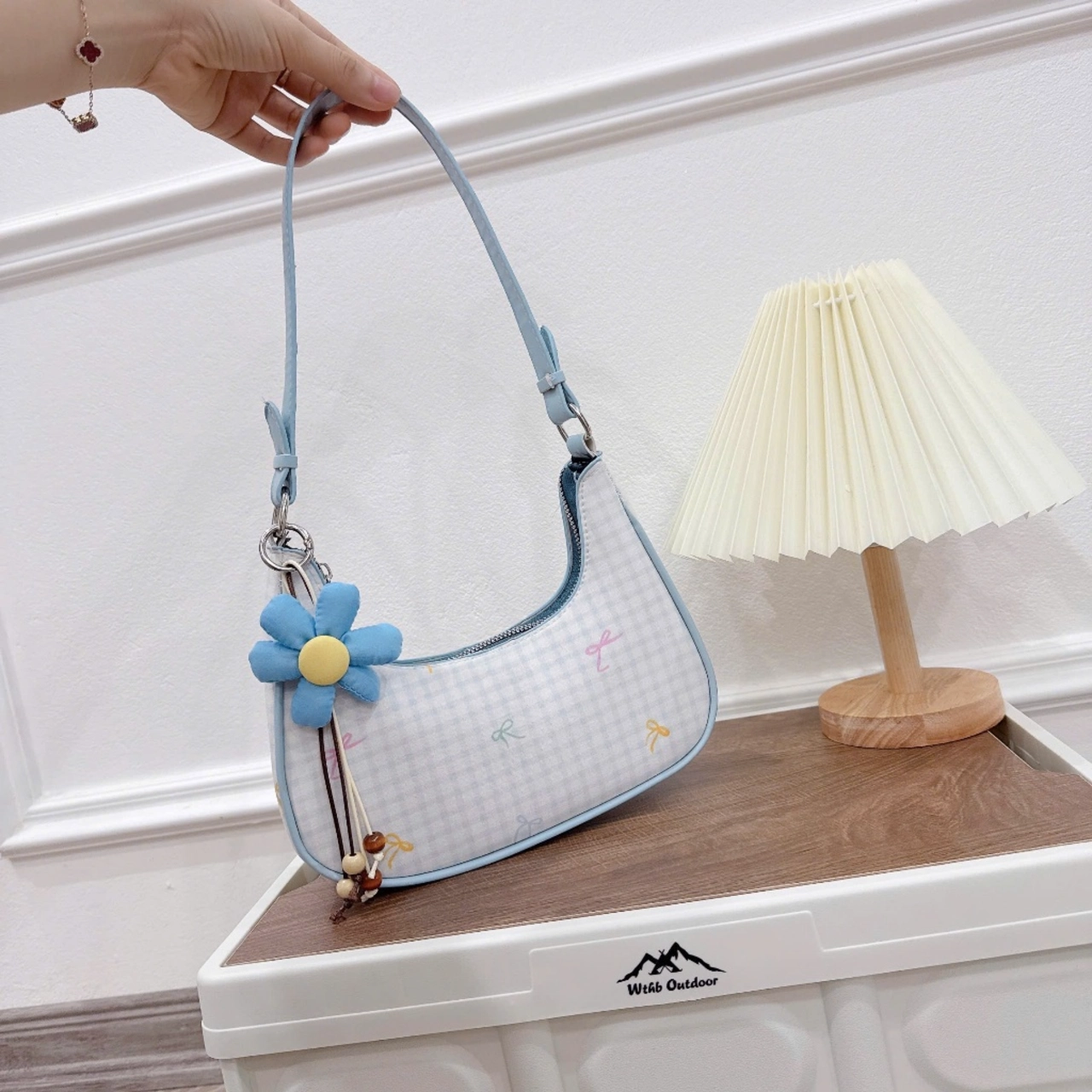 Túi Xách Nữ Cunbag Đeo Vai Caro Nhỏ Đính Hoa Vải Phong Cách Hàn Quốc Khóa Kéo Tiện Lợi CUN207