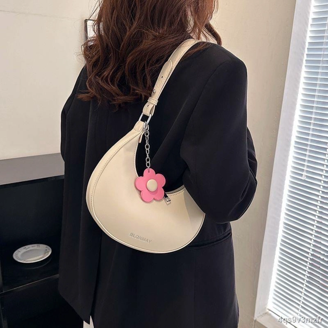Túi Xách Nữ Cunbag Dáng Trăng Khuyết Hobo - Túi Đeo Vai Da Mềm Trơn Tặng Charm Bông Hoa Hàn Quốc CUN024