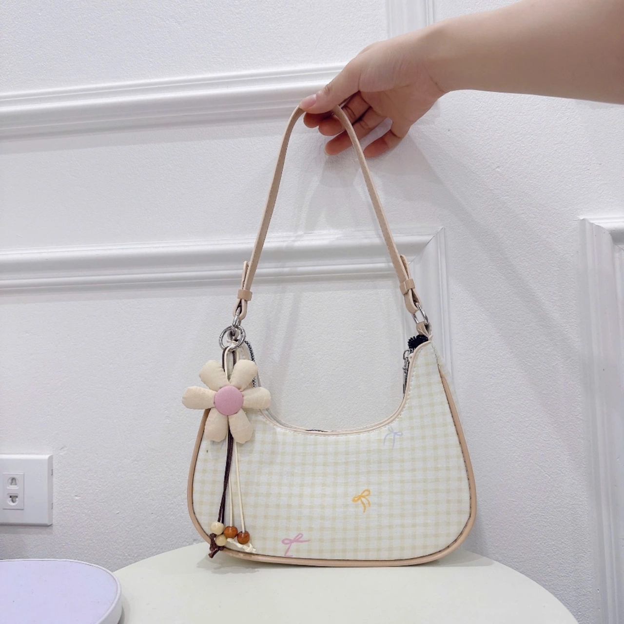 Túi Xách Nữ Cunbag Đeo Vai Caro Nhỏ Đính Hoa Vải Phong Cách Hàn Quốc Khóa Kéo Tiện Lợi CUN207
