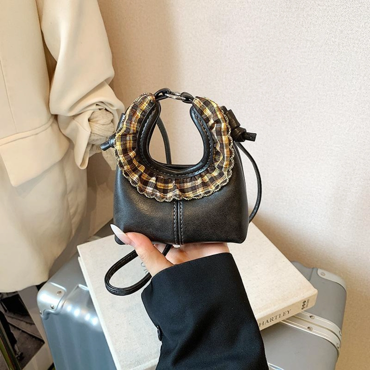 Túi Xách Nữ Mini Size 12cm Da Mềm Đeo Chéo Phối Rèm Vải Dễ Thương CUN930